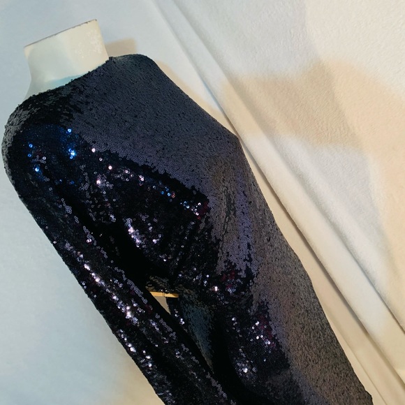 Fitted Midi Solid Sequins in Navy Velvet Cuffs 28 - Picture 13 of 17